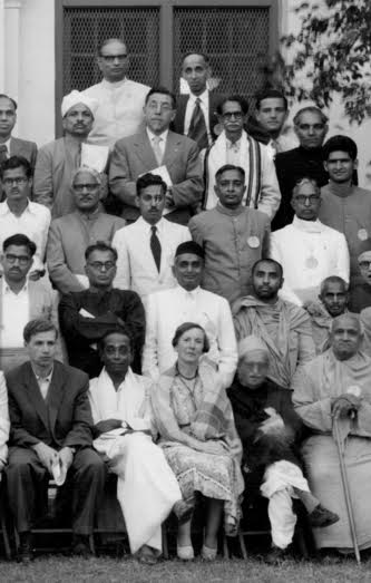 Delegates at the 1956 Philosophy Congress at Annamalai University